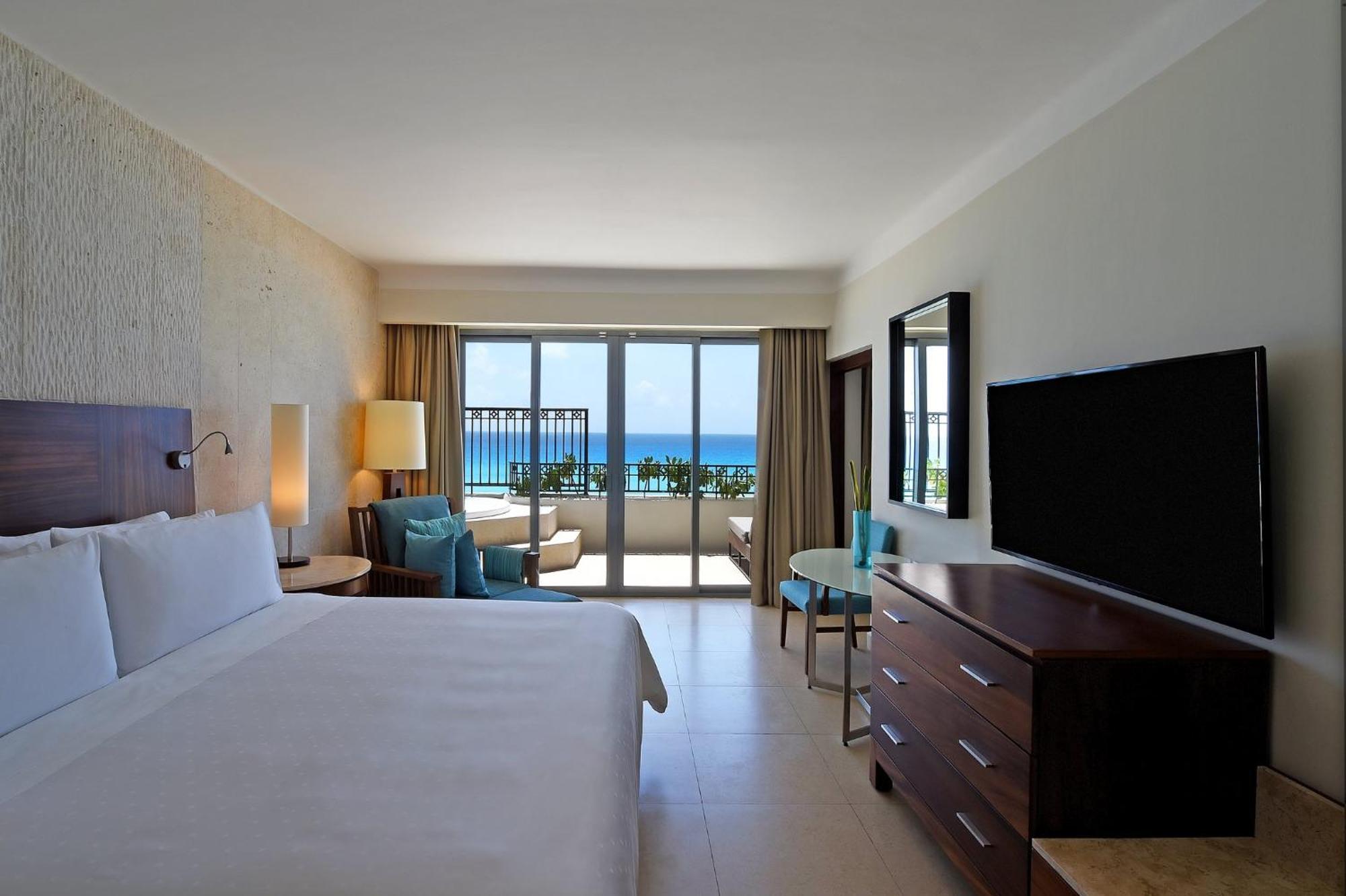 Fiesta Americana Condesa Cancun - Все включено Экстерьер фото A guest room at the Hilton Cancun Resort